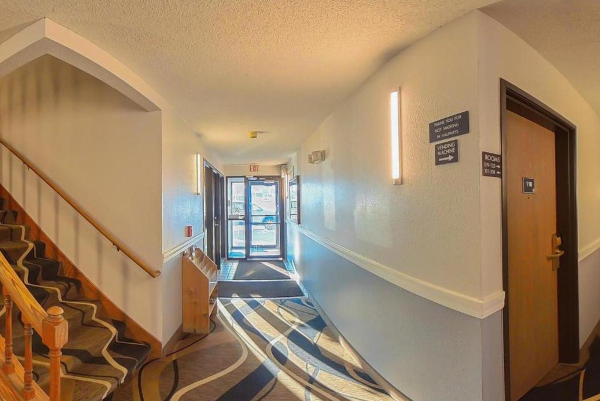 Coratel Inn & Suites By Jasper Hastings ภายนอก รูปภาพ